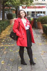 Le joli manteau rouge