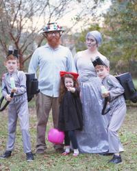 KEEPIN' IT REAL | HALLOWEEN COSTUMES