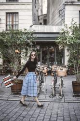 Midi skirt in Le Marais, Paris.