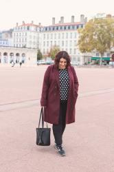 Le manteau bordeaux à petit prix