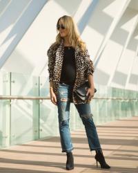Maternity Style: Leopard Print Jacket