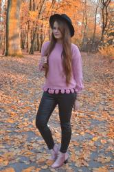 #350 Sweter z pomponami :)