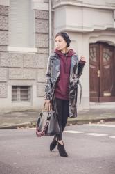 Der Vinyl-Trenchcoat – so praktisch ist das stylische Trendteil im Lackleder-Look