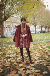 Outfit: beaded boots and beret, featuring Christmas lights