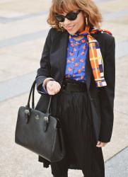 Monday Work Outfit With Black And Bright Prints 