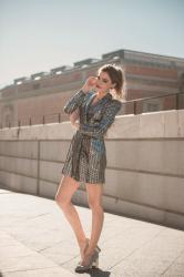 look de fiesta: metalizado total look