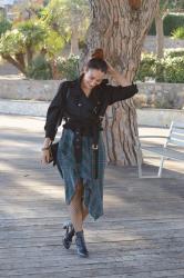 Jupe tartan et perfecto oversize : mon look Outlander des temps modernes