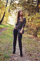 Sweter w kolorze khaki