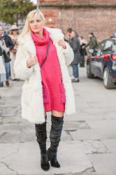 OUTFIT TURTLENECK MAXI PULL AND OVER THE KNEE BOOTS - STIVALI AL GINOCCHIO ABBINATI A MAXI PULL FUCSIA A COLLO ALTO- 