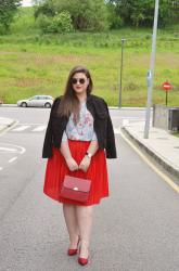 Outfit of the Day ~ Falda plisada, flores y rayas ~ Plus size Girl