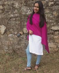 How to style a white kurti? 