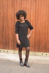 Chic au bureau cet hiver… en petite robe noire