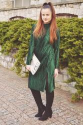 #388 Zielona, aksamitna sukienka :)