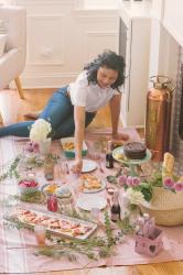 How to Create a Memorable Indoor Picnic