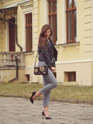 GREY CIGARETTE & BLACK TOP