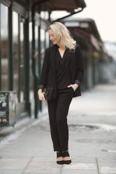 Business Outfit für die Frau Teil 3: Schwarz von Kopf bis Fuß.