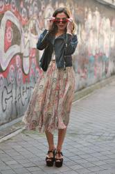 blusa y falda de primavera con biker 