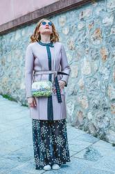 Neoprene trench coat over maxi dress (Tendenze Moda e Outfit)