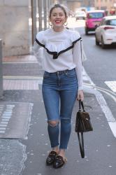 Frilled blouse 