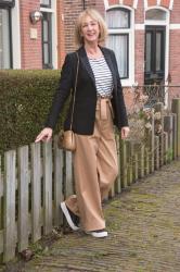 Wide khaki trousers by Joline Jolink