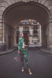 Le Costume à Fleurs – Elodie in Paris