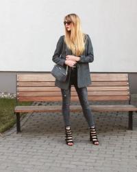 Grey total look - jak łączyć odcienie szarości