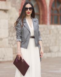 Look Elegante: Vestido midi, biker de cuero y Zapatos morados 