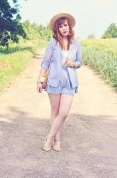 ► Stroll in the fields.