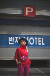 Must-try color combo for spring: red and pink