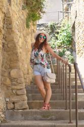 Top tropical et mom short : mon look estival