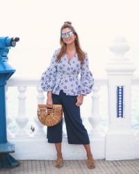 LOOK CON PANTALONES PALAZZO Y BLUSA DE ESTRELLAS