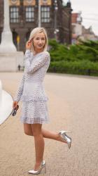 Elegancka koronkowa sukienka ze sklepu online Illuminate