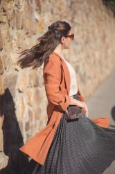 Falda De Topos Midi  + Trench 