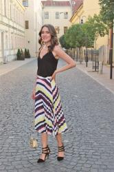 Summer Elegant Outfit :: Silk Top, Midi Pleated Skirt and Heels
