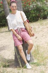 Look con bermudas y blusa