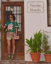 CROP TOP CON DIBUJO MUJER