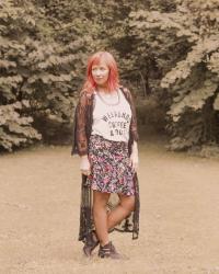 Floral Ruffled Mini Skirt & Graphic Tee: Weekly Randomness