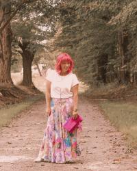 Floral Print Maxi Skirt & Pink Clutch: Epic Arrival