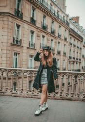 Jupe à carreaux – Elodie in Paris