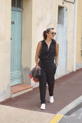 Combinaison noire et Converse : le look casual parfait