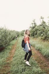 apple picking and my favorite fall graphic tee.