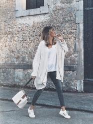 CÓMO COMBINAR UN CARDIGAN BEIGE DE PUNTO