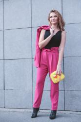 In fucsia dall’ufficio all’happy hour – Day to night look in fuchsia