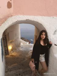 Santorini Travel Guide