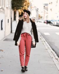 Comment porter le pantalon rouille, version automne ! 