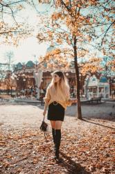 Pull Jaune & Jupe en Velours – Elodie in Paris