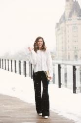 Cozy holiday look – velvet pants & chunky knits