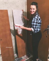 Malowanie starych mebli z okleiny na biało