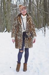 Futerko w panterkę i czapka z pomponem