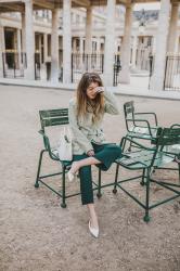 Green look – Elodie in Paris